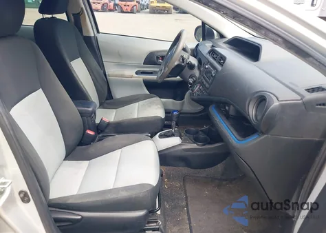 2013 Toyota Prius C Two from USA, damaged, VIN JTDKDTB39D1551551